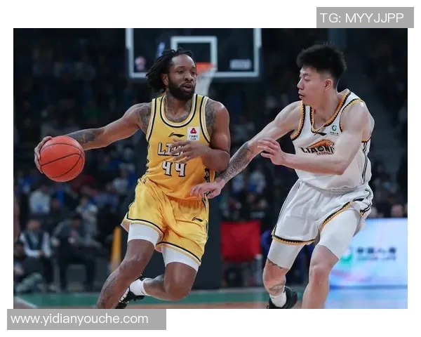 浙江东阳光队球员张三连续三场砍下30+得分，展现无与伦比的篮球天赋